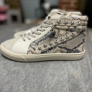 NWT Vintage Havana Star Stud Snakeskin Hightop Sneakers Size 7